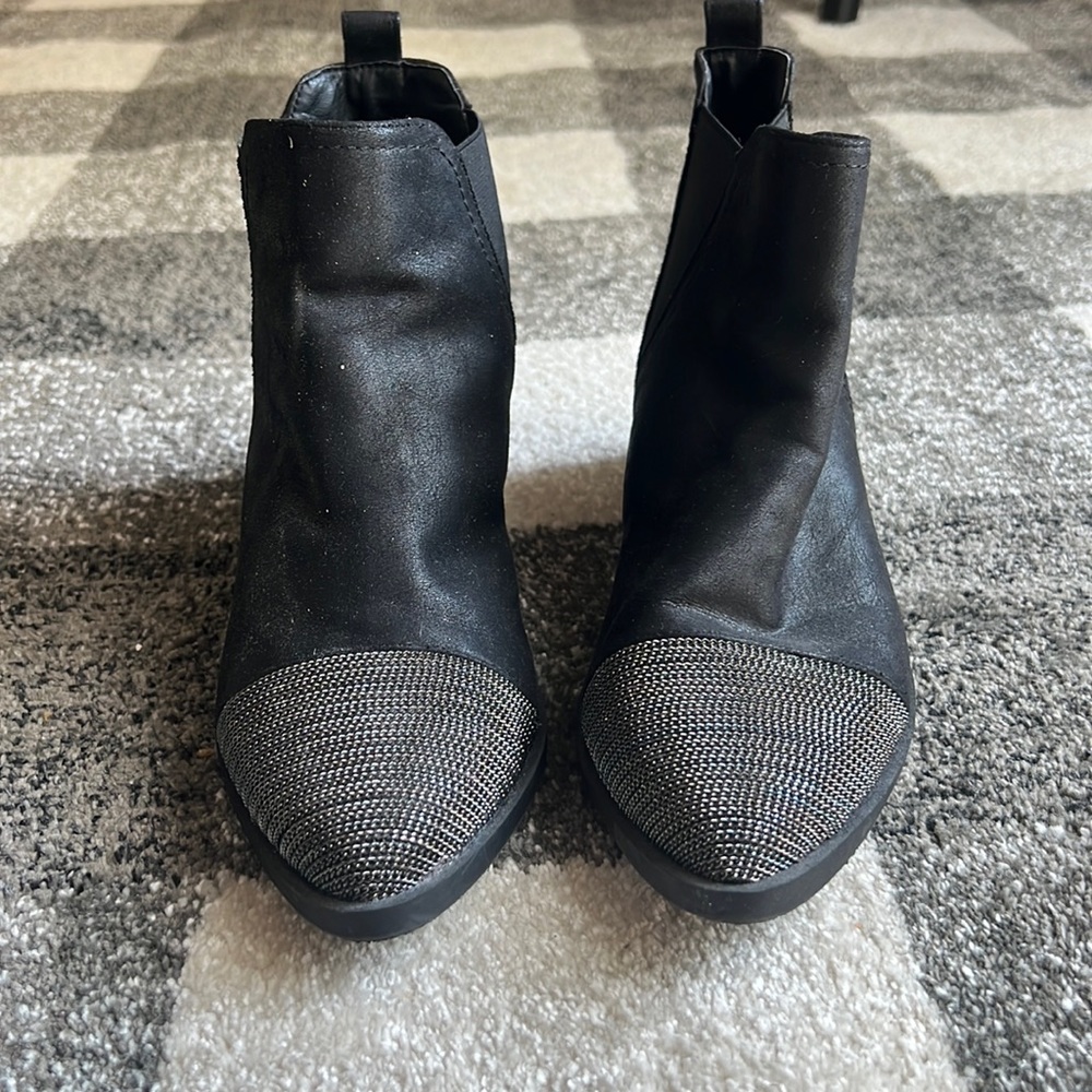 Forever 21 black booties